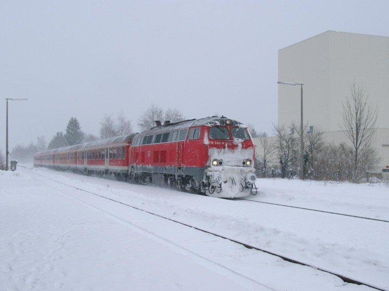 218 340 am 25.01.2005 bei der Einfahrt in den Bahnhof Mindelheim.
