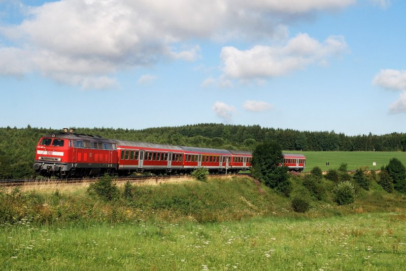 218 387 mit RE 4021 bei Grobau (01.08.2007)