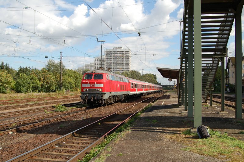 218 390-3 mit Regionalbahn in die BASF. Von dort fhrt der Zug ber Ludwigshafen am Rhein Hbf, Speyer und Germersheim nach Wrth. 05.09.2007