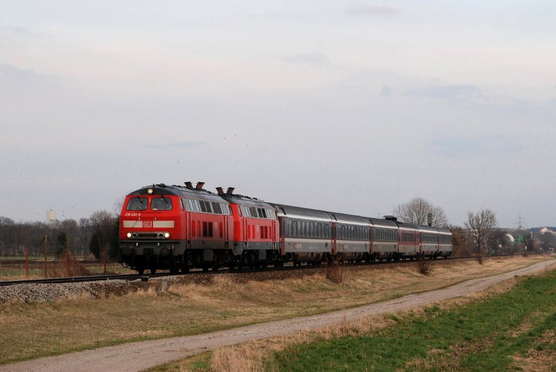 218 402 und 218 404 mit EC 192 vor Wiedergeltingen (08.03.2007)