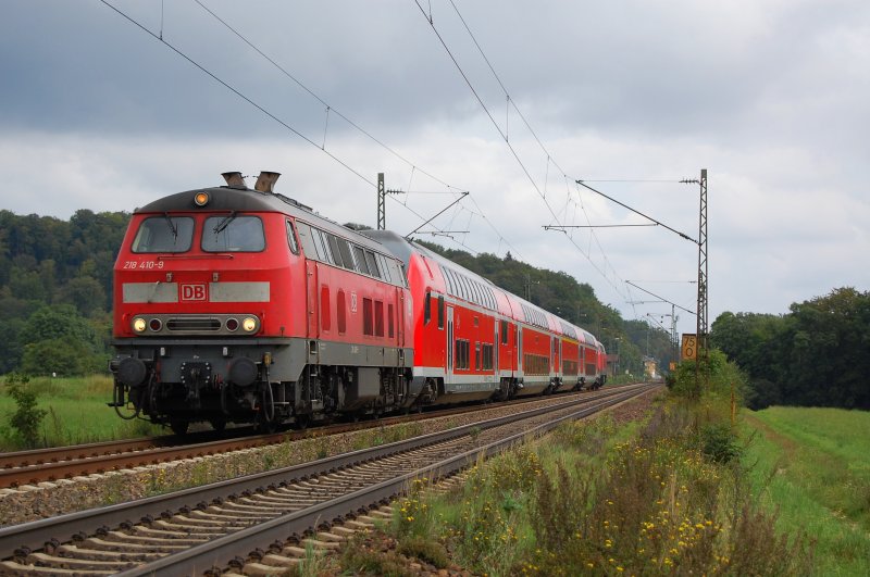 218 410-9 zieht am 21.08.07 den IRE von Lindau HBF nach Stuttgart HBF, hier in Hhe Halzhausen an der Filsbahn aufgenommen.