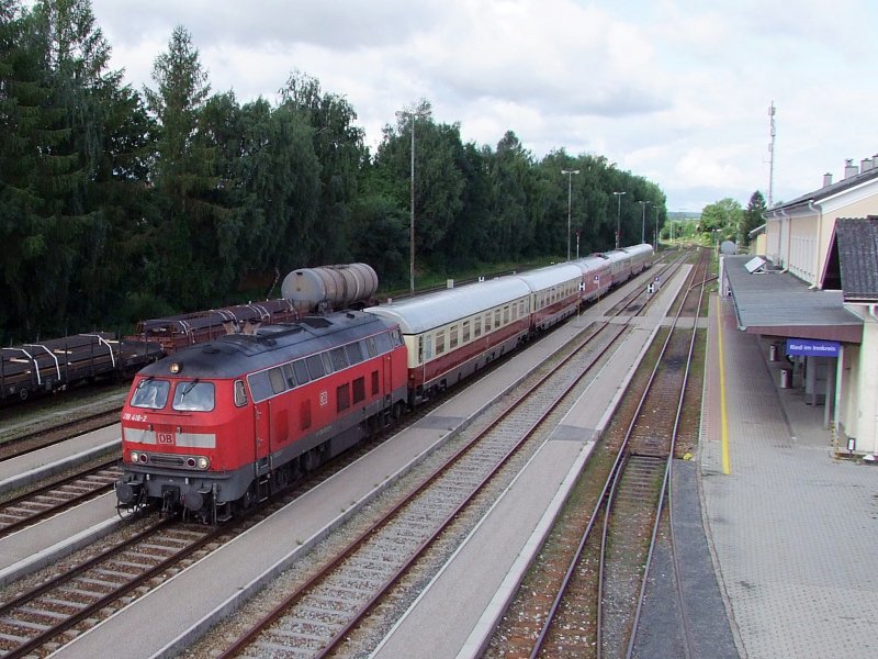 218 418-2 durchfhrt mit D16433(1.Klasse Nostalgiezug TEE Rheingold)den Bhf. Ried i.I. Richtung Linz/Donau;090725