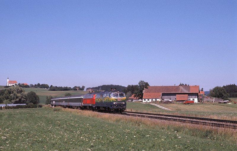 218 418 am 15. Juli 2003 bei St. Alban im Allgu, nahe Aitrang.