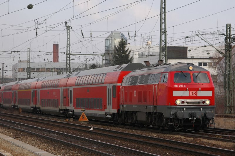 218 419 am 21.03.09 mit einem morgentlichen RE nach Mhldorf am Heimeranplatz