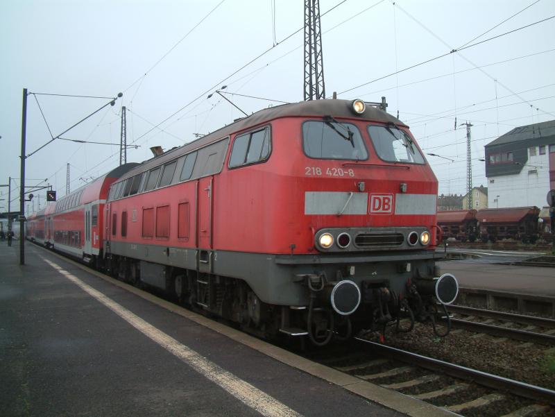 218 420 am 19.11.05 in Hanau Hbf (RE nach Frankfurt Hbf)