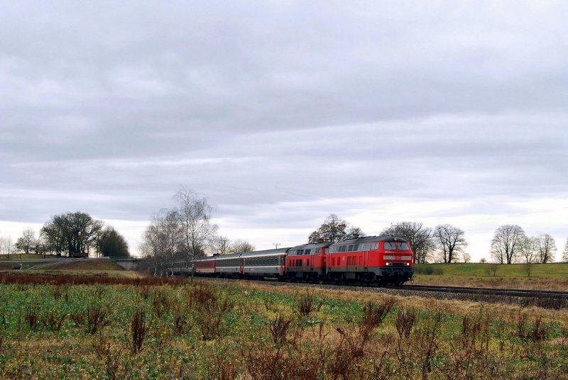 218 437 und 218 xxx mit EC 193 bei Schwabhausen (08.01.2007)