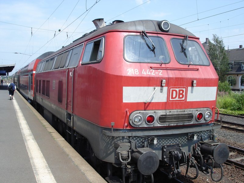218 442-2 steht hier in Bad Vilbel nachdem sie als  Stockheimer Lieschen  aus Glauburg-Stockheim gekommen ist.