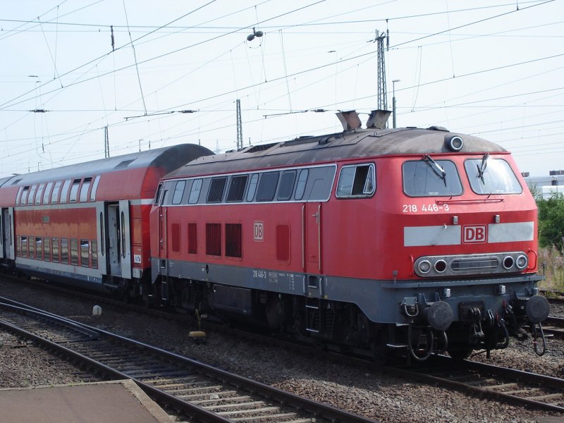 218 446-3 steht in der Abstellgruppe Bad Vilbel und wartet auf die nchste Fahrt.