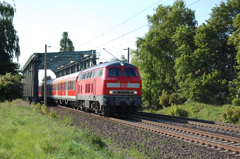 218 447-1 bei berquerung des Mittellandkanals am 13.05.2009
 bei Peine