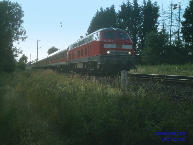 218 451 mit RE Hannover - Braunschweig am 18.06.2008 Hhe Peine-Horst