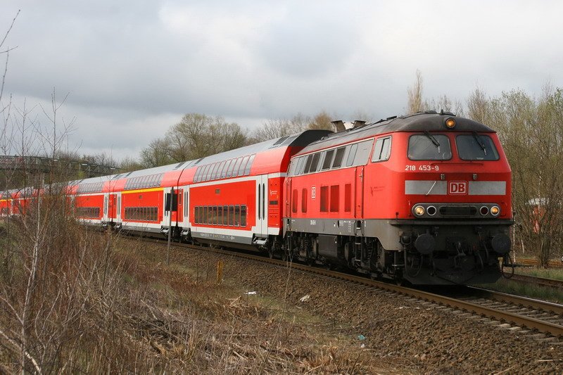 218 453 mit Regionalbahn von Hamburg nach Lbeck. 04/2007
