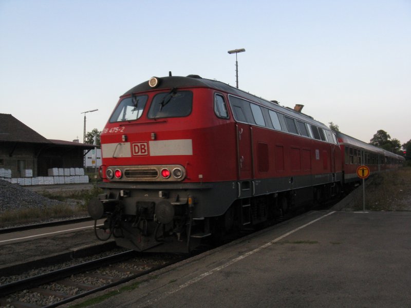 218 475-3 mit RB nach Augsburg Hbf.Am 30.09.09 bei der ausfahrt in Wangen(Allgu).