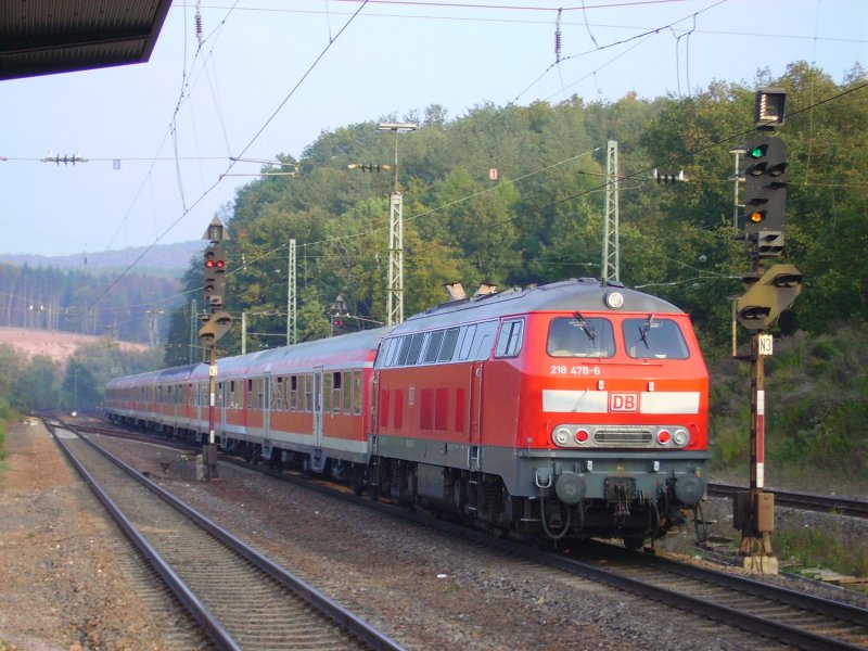 218 478 am 15.10.06 mit Sonderzug in Hochspeyer.Der Zug fuhr vom Spiel des 1.FCK und hatte das Ziel Mannheim.Kurz danach ging es fr uns mit dem VT98 wieder zurck in Richtung Monsheim.