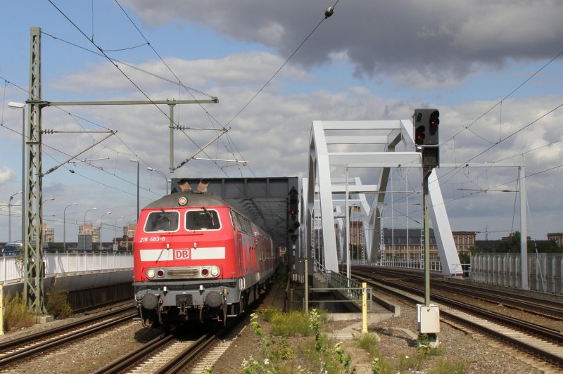 218 483 auf dem Weg zur Tankstelle in Ludwigshafen Mitte.