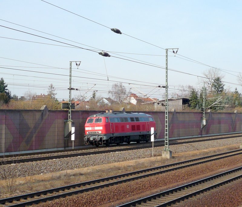 218 484-4 auf der SFS Mannheim - Stuttgart in Neuluheim. 25.02.09