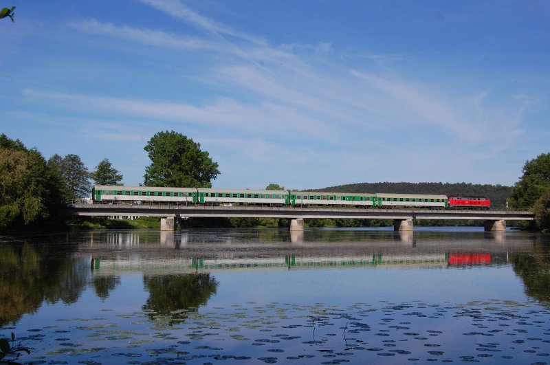 218 485 mit RE 351 von Prag nach Nrnberg am 17.05.2009 in Schwandorf
