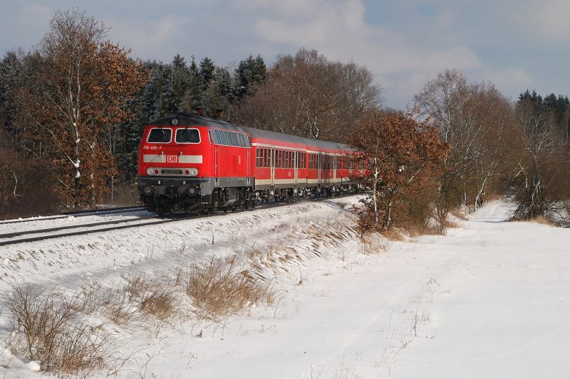 218 492 schiebt RE 32677 bei Schwabhausen (19.02.2009)
