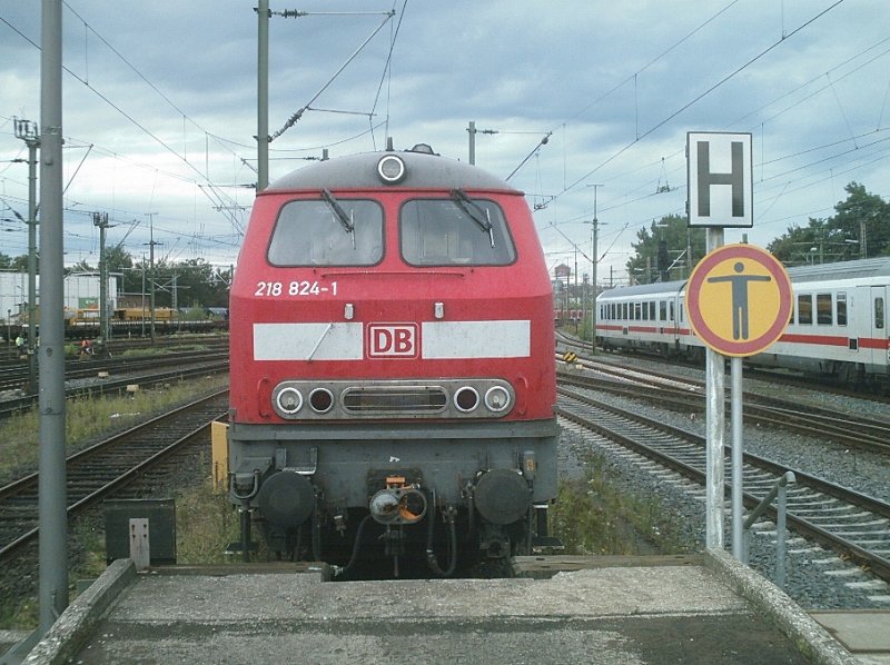 218 824-1 am 20.08.2007 in Wartestellung in Hannover Hbf.