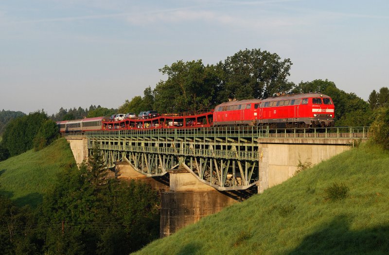 218 830 und 218 397 mit dem Arlbergumleiter DPF 91248 bei Maria Thann (21.08.2008)