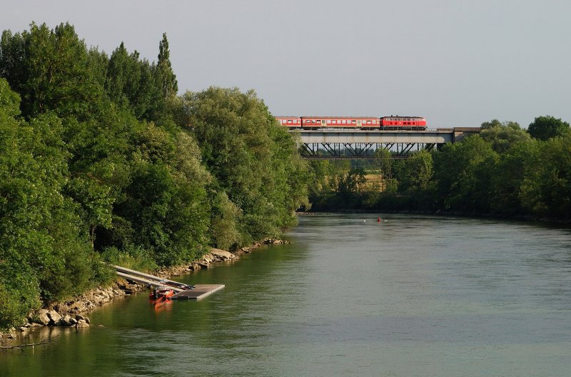 218 xxx mit RE 32617 auf Lechbrcke in Kaufering (01.07.2008)