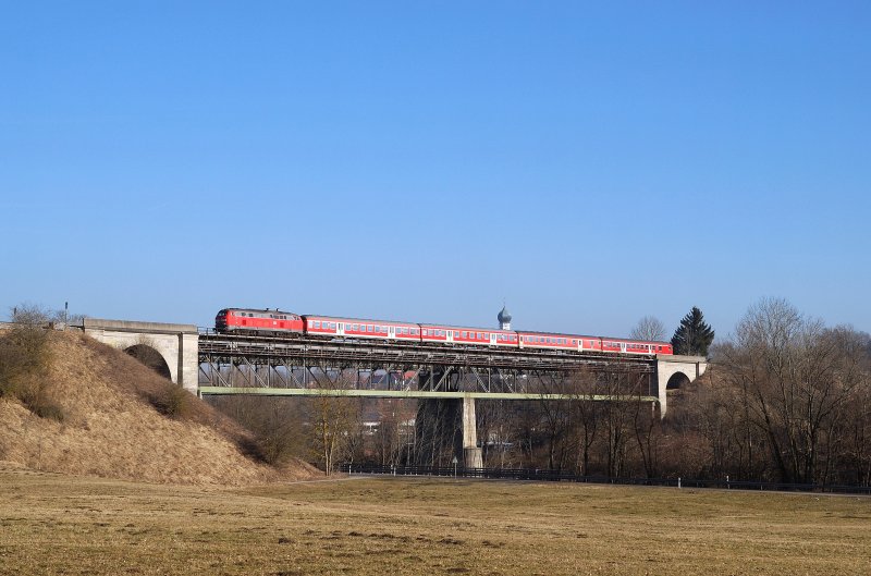 218 xxx mit RE 32674 auf Lechbrcke in Kaufering (11.02.2008)