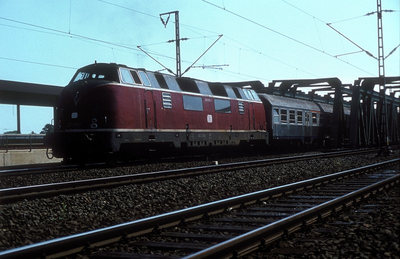 220 025  Veddel  08.02.82