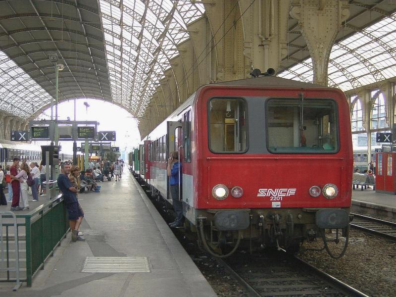 2201 in Nizza Richtung Breil-sur-Roya ber Sospel, 20. Juli 2002