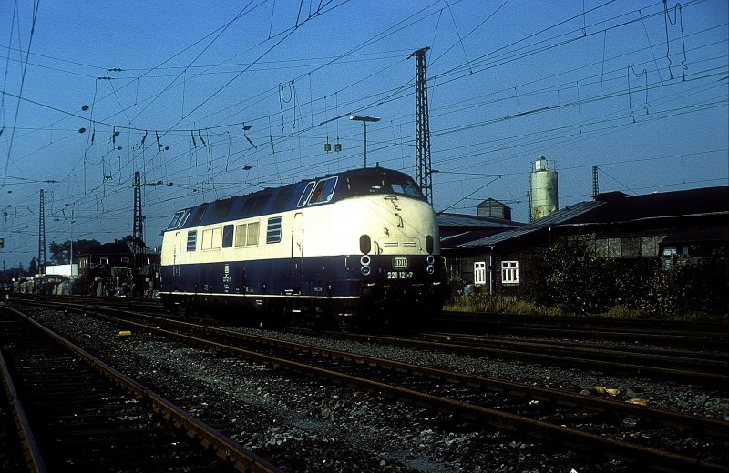 221 121  Oberhausen - W.  08.09.83