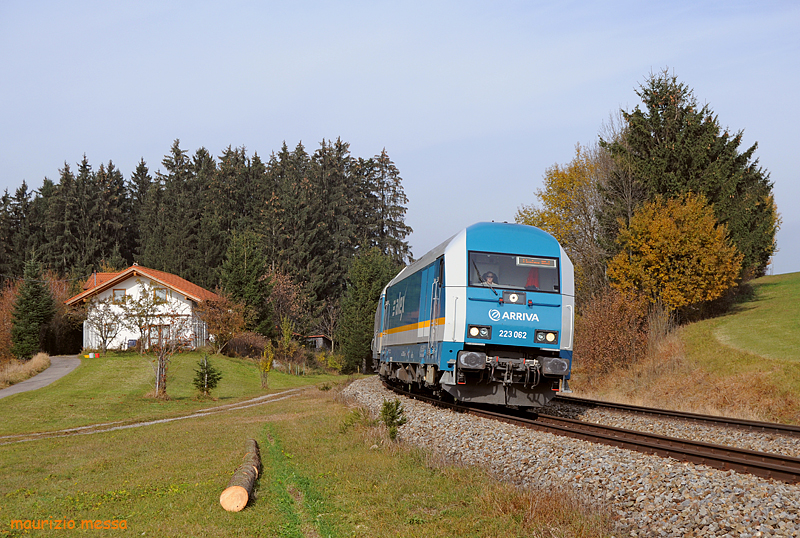 223 062 (Arriva) near Ellenberg running as ALX38706 Mnchen Hbf-Lindau Hbf / ALX39956 Mnchen Hbf-Oberstdorf on the 31st of October in 2009