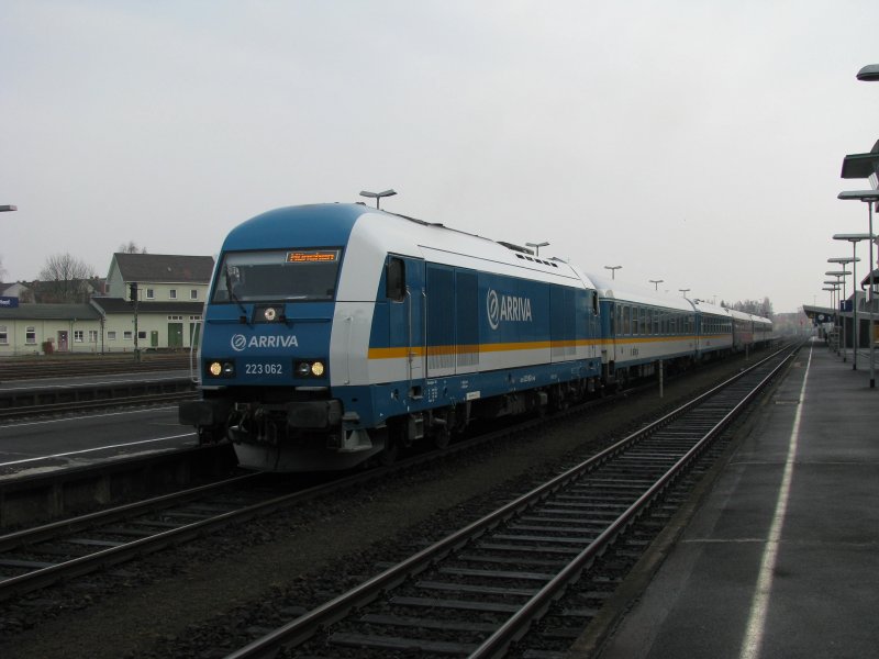 223 062 mit einem Alex am 1.4.2008 in Weiden.
