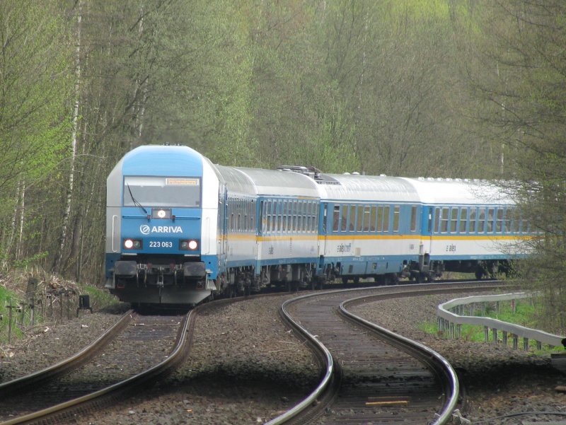 223 063 mit einem Alex am 23.4.2008 in Neustadt (Waldnaab).