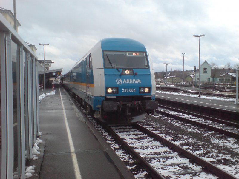223 064-7 der ARRIVA ,am 21.03.08 in Weiden (Oberpfalz) auf Gleis 1 Ausfahrt Richtung Hof