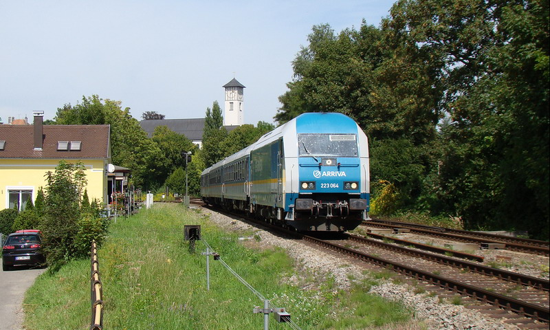 223 064 von Arriva erreicht mit dem ALX38706 gleich Lindau. Aufgenommen in Lindau Aeschach