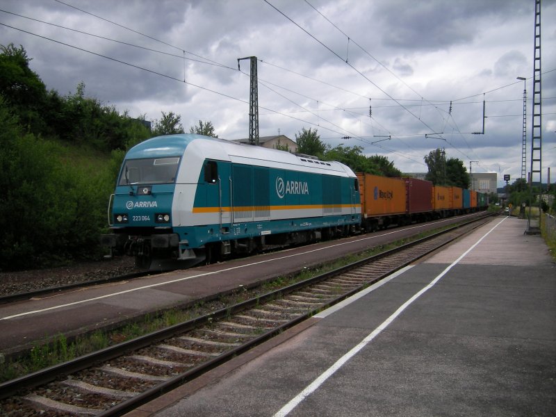 223 064 durchfhrt Ebersdorf b. Coburg auf den Weg nach Hof
27.06.2008