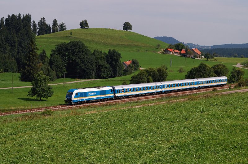 223 068 (Arriva) mit Alx 86208 bei Heimhofen (22.08.2008)