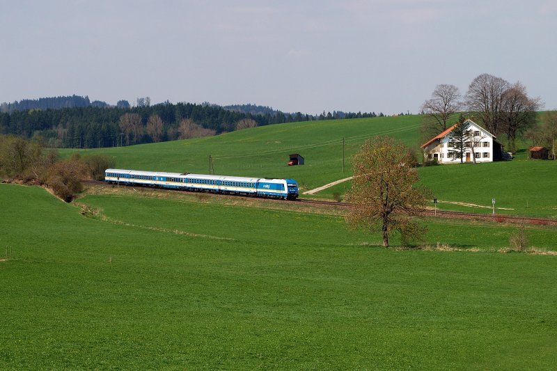 223 070 (Arriva) mit Alx 38707 bei G�rwangs (22.04.2009)
