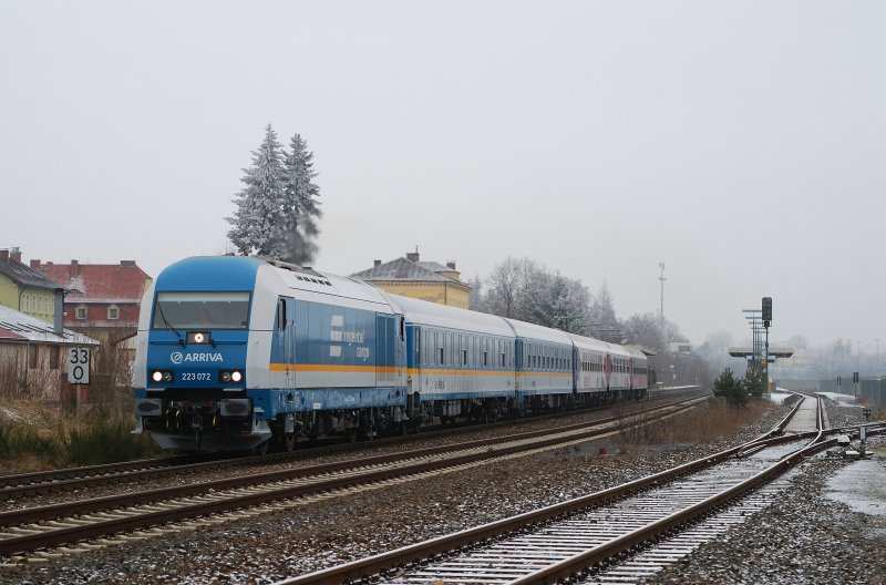 223 072 (Arriva) mit Alx 86013 in Wiesau (26.12.2007)