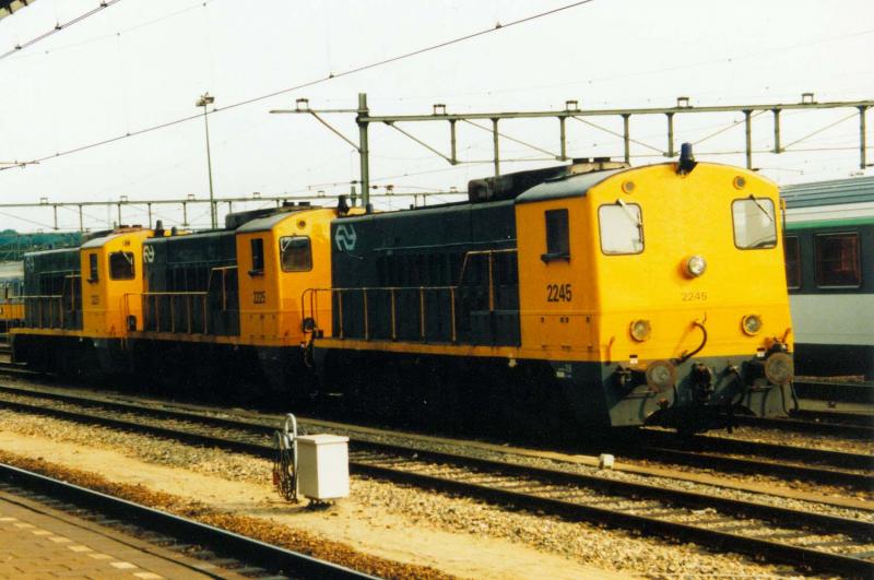 2245, 2225, und 2220 warten auf den nchsten Einsatz in Venlo 1986