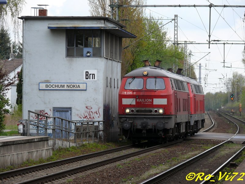 225 005-8 und xxx in Bochum-NOKIA. 18.04.2008.