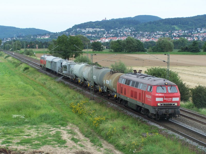 225 009 mit Spritzzug und 225 051 am Ende am 23.07.2007 bei Grosachsen-Heddesheim Richtung Mannheim Friedrichsfeld