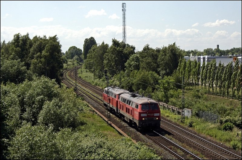 225 024 und 225 023 rollen in Richtung Wanne-Eickel. (30.05.2009)
