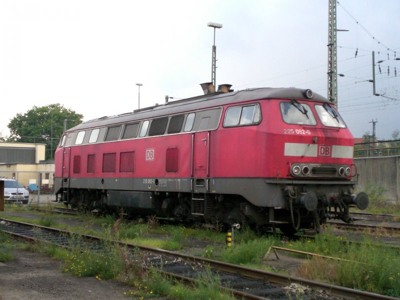 225 092 abgestellt in Wanne-Eikel im September 2006.
