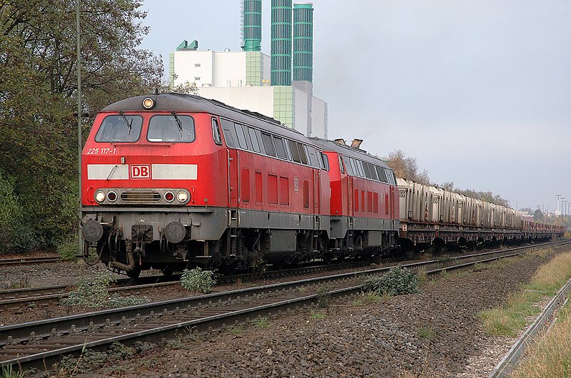225 117 + 225 071 durchfahren Duisburg Huckingen in Richtung HKM. 13.11.2005