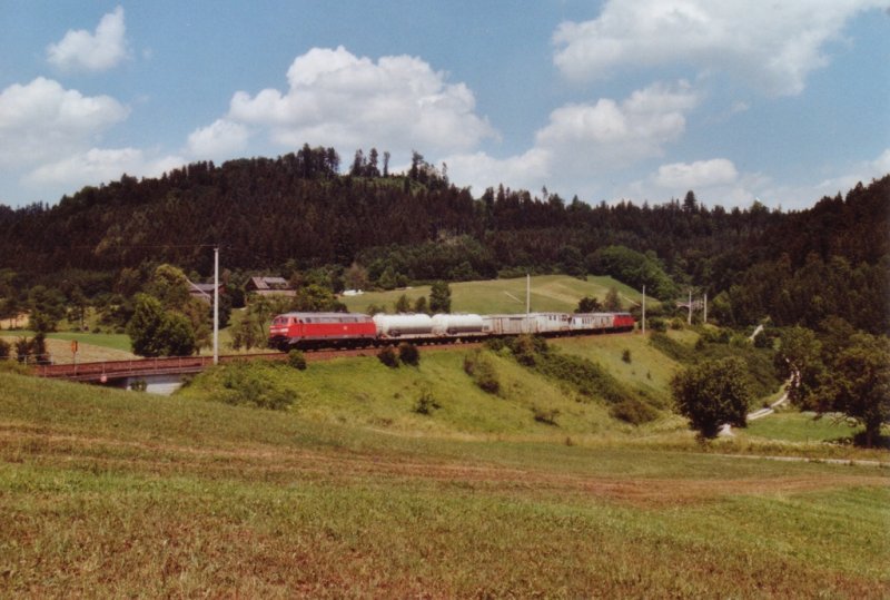 225 803 auf der KBS 784 bei Mittelrot 