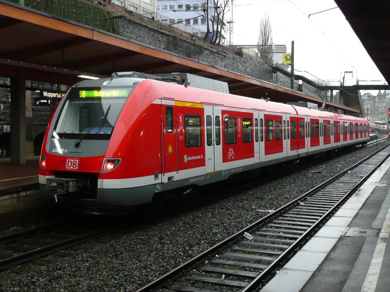 23.01.09,Wuppertal Hbf,422 517-3 als S 9 in Richtung Bottrop Hbf.