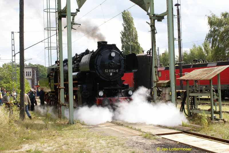 23.08.2008. Br 52 8154-8 wurde fr Fhrerstandsmitfahrten bereitgehalten(Frderverein BERLIN-ANHALTISCHE EISENBAHN). Aufgenommen am ersten Bahnaktionstag (23.und 24.8.2008).
