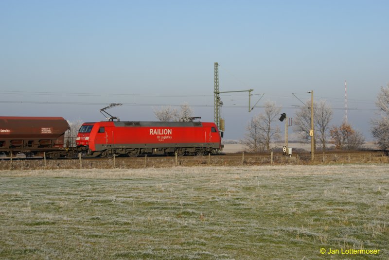 23.12.2007: Br 152 101-2 aus Richtung Braunschweig in Richtung Hemstedt.
