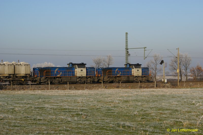 23.12.2007: Lok 1701 und 1702 der VPS-Bahn (beides Br MAK 1700BB) aus Richtung Braunschweig in Richtung Hemstedt.
