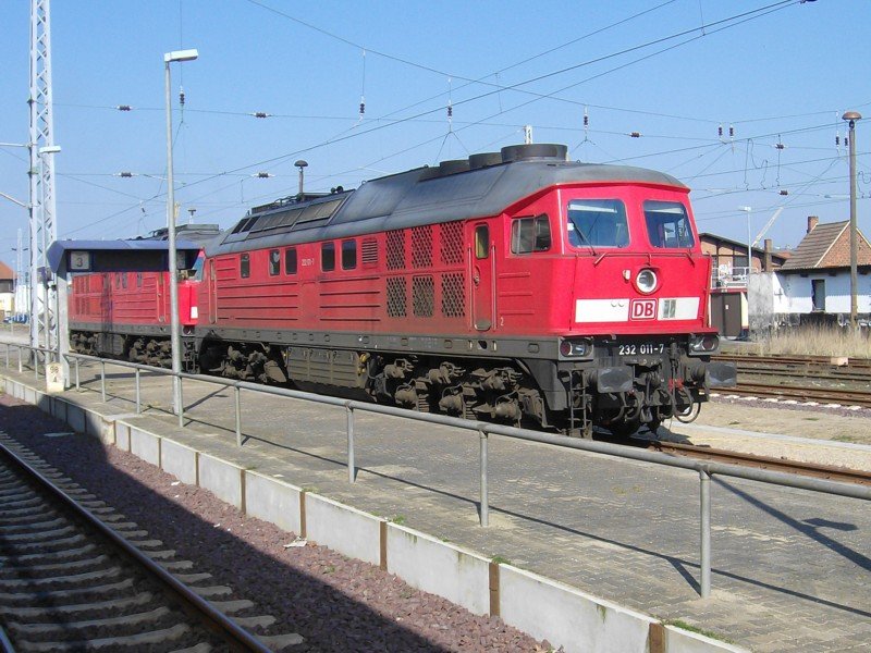 232 011-7 wartet am 25.03.07 im Bahnhof von Wismar auf neue Aufgaben.
<a href= http://staedte.kaposo.de  target= _blank ><img src= http://www.Bahnbilder.de/counter/counter_new.php?key=282165798  alt= Städte auf Kaposo  title= Städte auf Kaposo  border= 0  /></a>