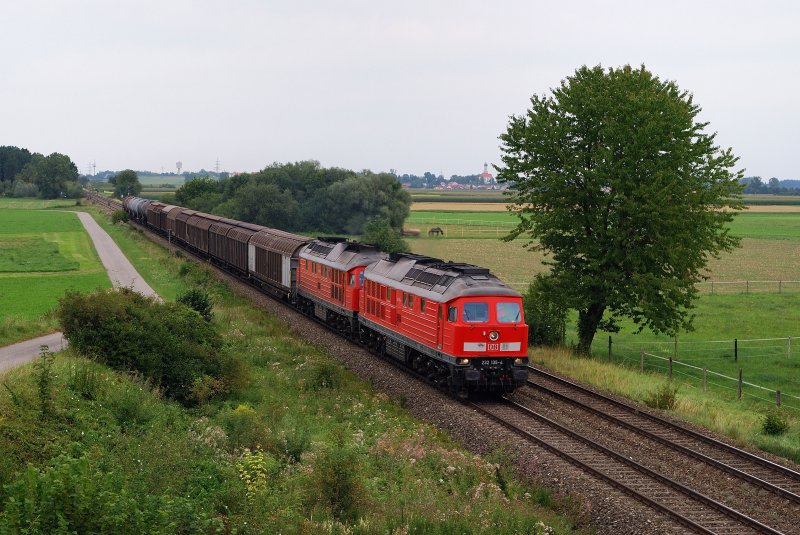 232 135 und 232 173 mit dem Arlbergumleiter CFN 45198 bei Weinhausen (22.08.2008)